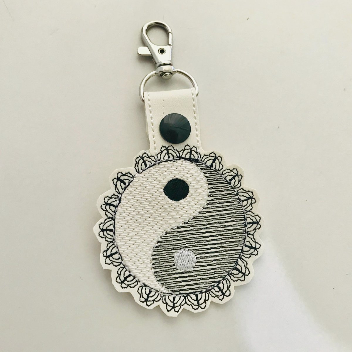 Yin Yang Lace Key Ring Embroidery Design, Sketch Fill Snap Hook (Digital Download)