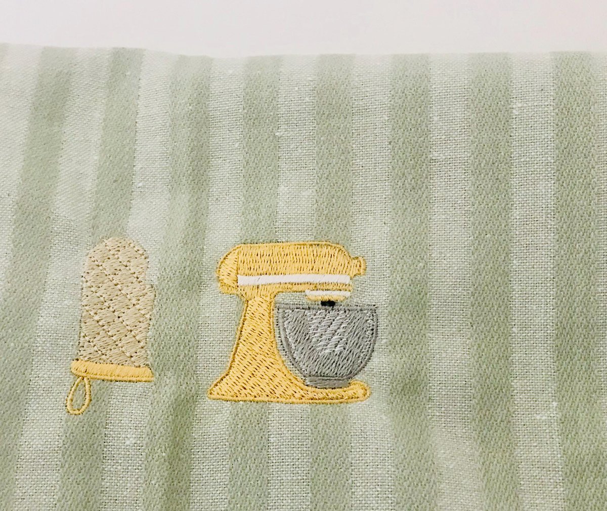 Kitchen Tea Towel Embroidery Design, Mixer Oven Mitt (Digital Download)
