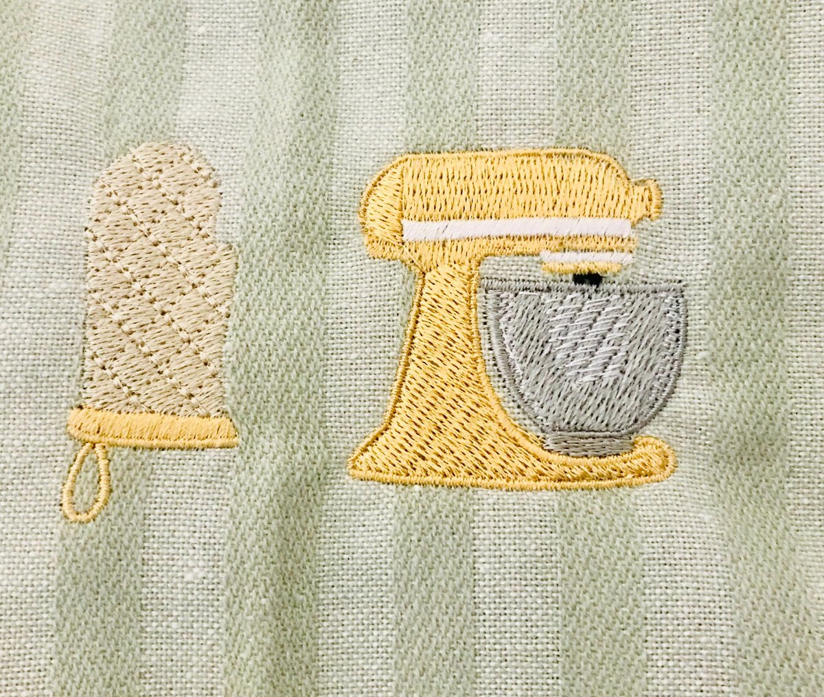 Kitchen Tea Towel Embroidery Design, Mixer Oven Mitt (Digital Download)